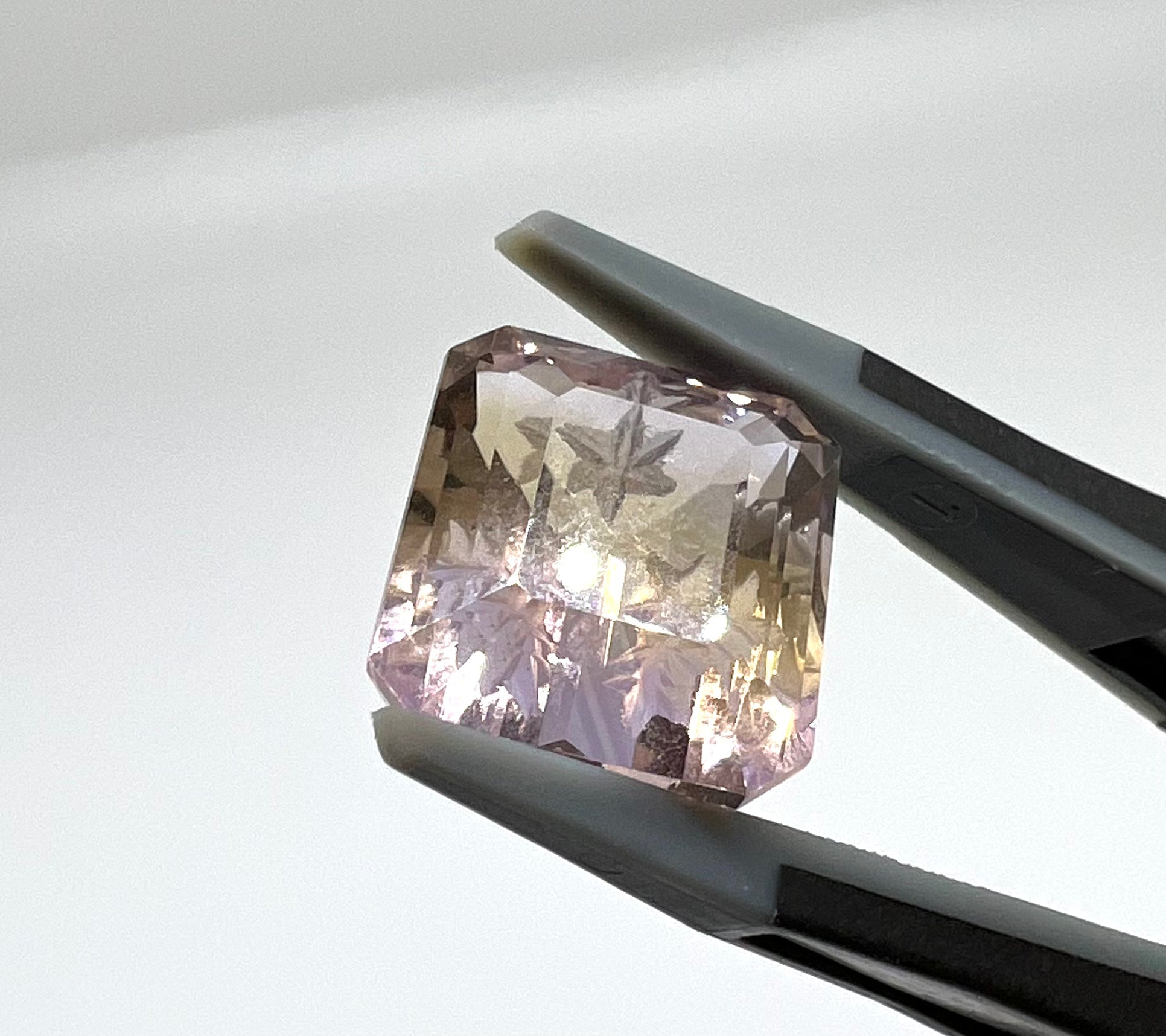 アメトリン　カービング　1連 カービング］アメトリン – 株式会社WJ.Gems